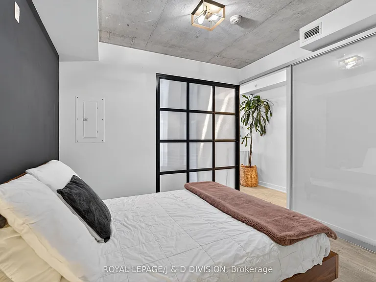 109 Ossington Ave #322 — Photo 4