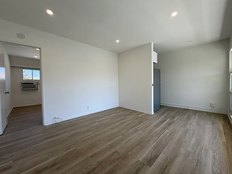 275 N Garfield Ave #10B — Photo 5