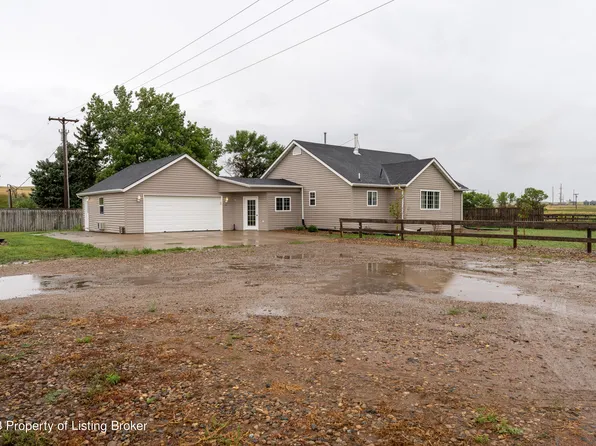 203 Main Ave E, Alexander, ND 58831
