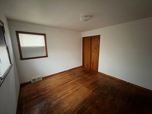 2nd image of 5502 Cadieux Rd