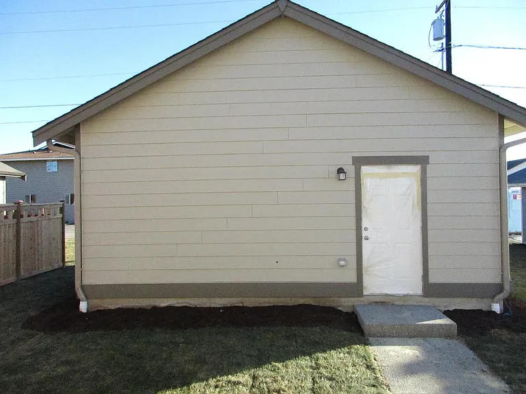 117 N Lenore Ave — Photo 3