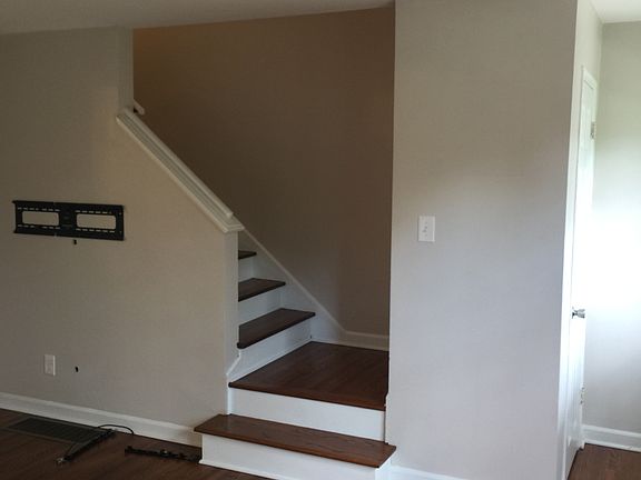 3rd image of 1870 Northwest Blvd #11E