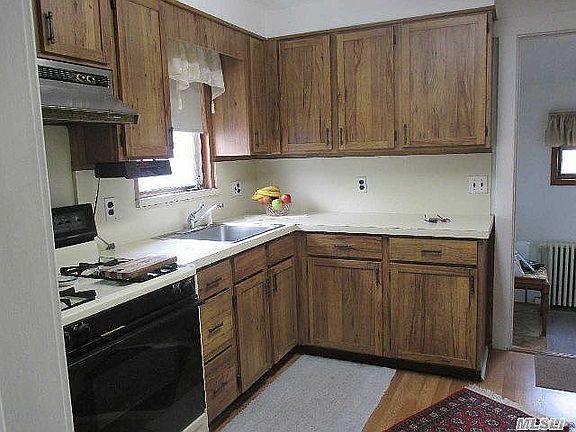 3rd image of 44 Perry Ave