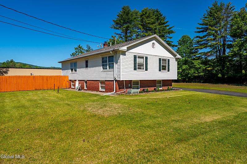 3rd image of 10 Merritt Road