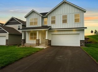 7451 Agate Trl, Inver Grove Heights, MN 55077