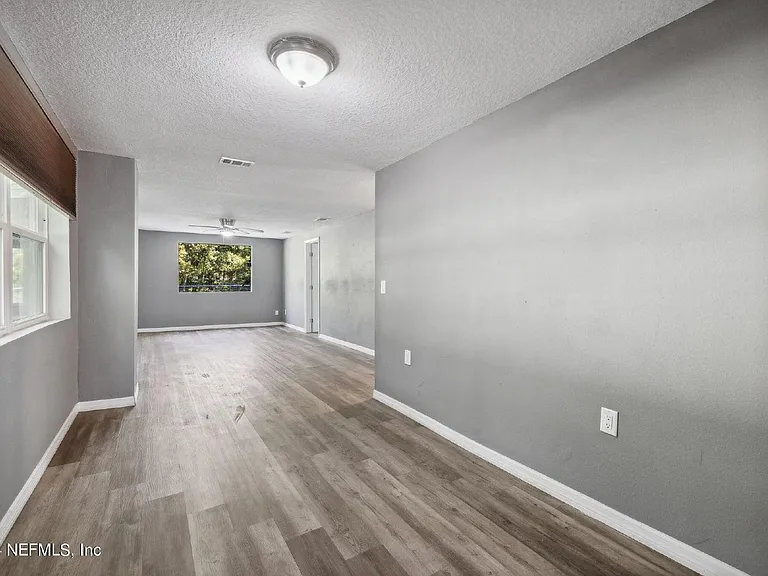 4044 Hunter Cir — Photo 13