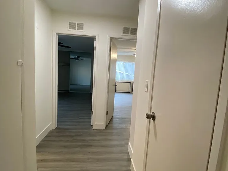 1808 N Harvard Blvd — Photo 54