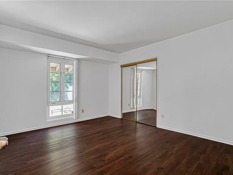 16922 Oak View Dr — Photo 15