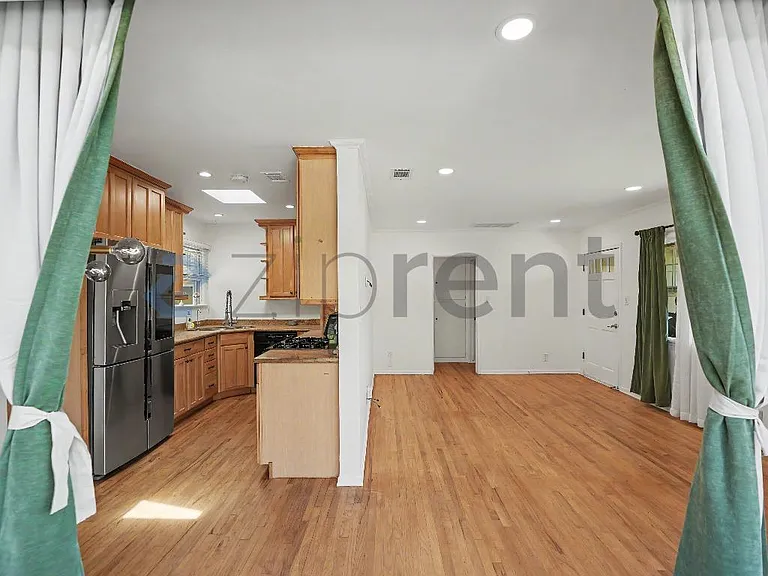 1410 Dartmouth Dr — Photo 16