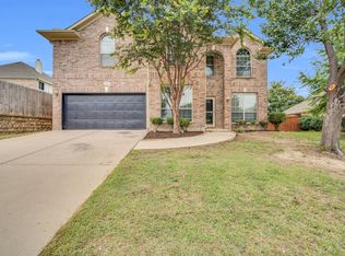 805 Hickory St, Burleson, TX 76028