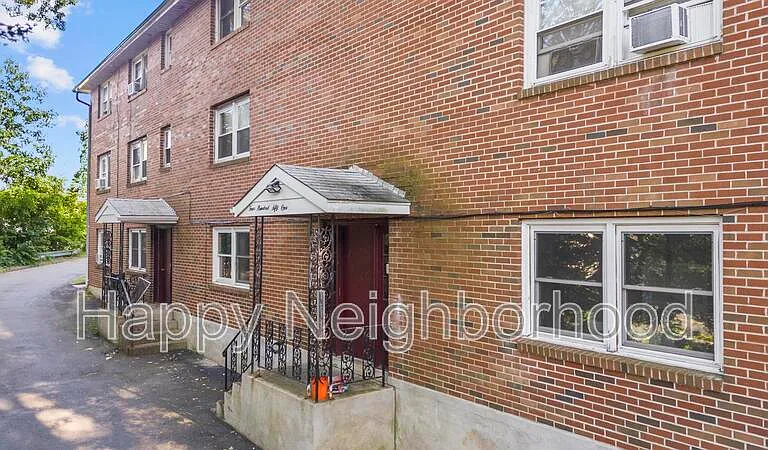 451 Divinity St #E — Photo 6