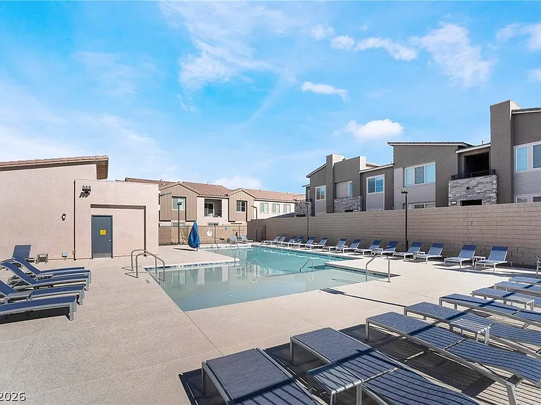 2558 Venetia Pointe St — Photo 4