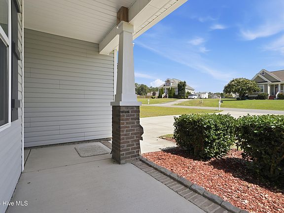 5th image of 328 Stillwater Creek Drive