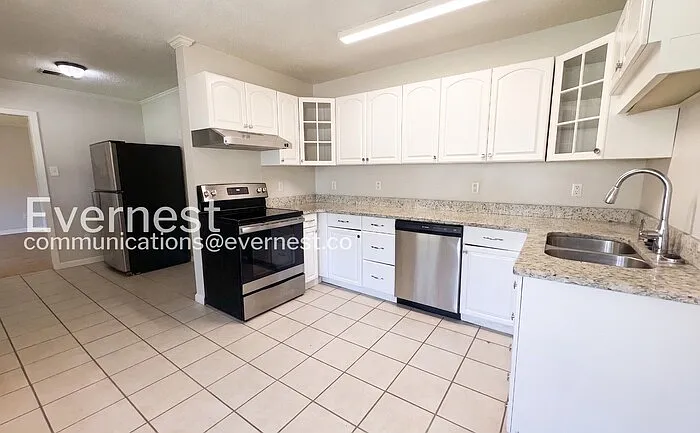 4508 Berrypick Ln S — Photo 2