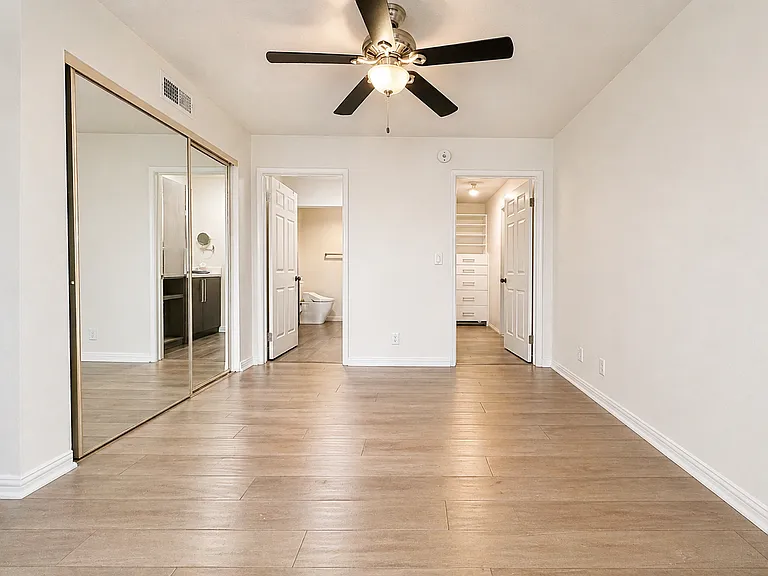 1355 N Sierra Bonita Ave #402 — Photo 24