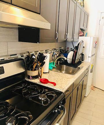 2nd image of 5945 N Winthrop Ave #3C