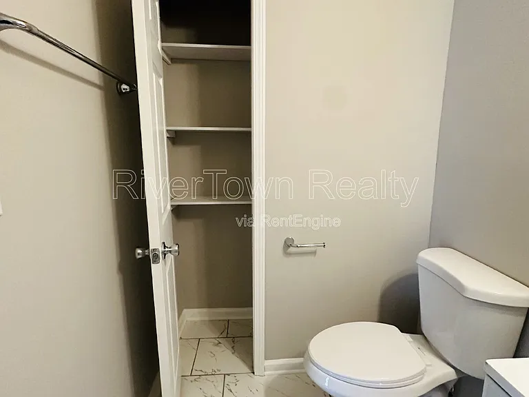 252 N Hollywood St — Photo 8