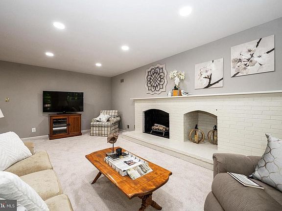 5th image of 4950 Sabra Ln