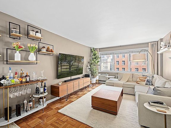 2nd image of 430 W 34th St APT 12H
