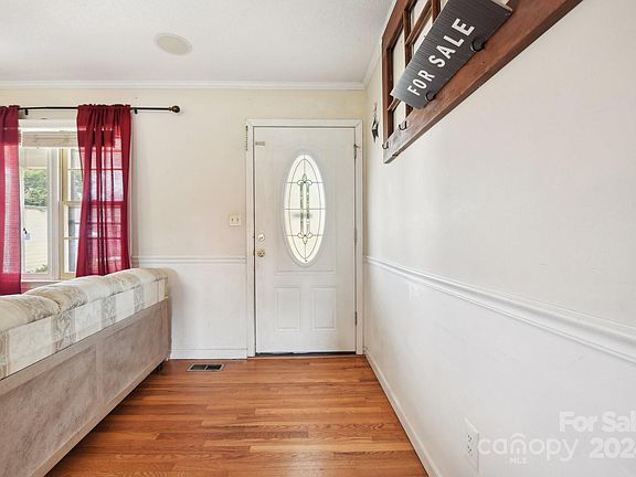 5th image of 2513 Fairgreen Dr