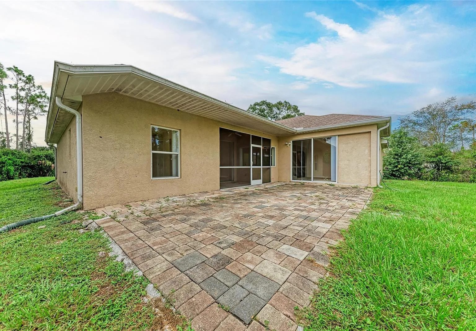 3 bed, 1841 sqft, $1,990 — Photo 3