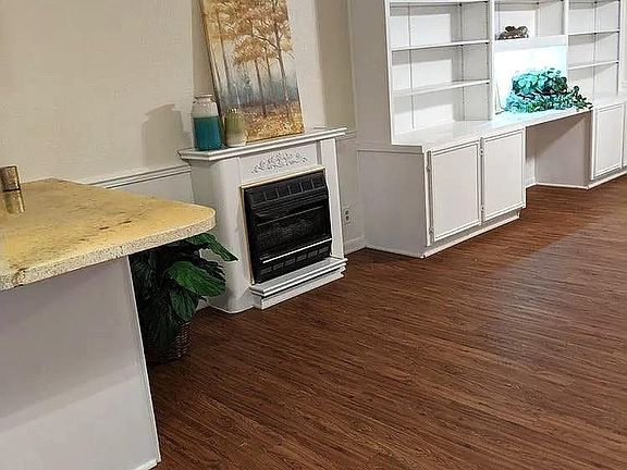 5th image of 2020 Redbud Ave