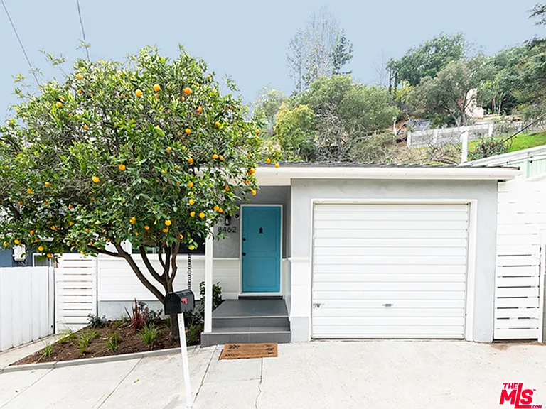 8462 Kirkwood Dr — Photo 1