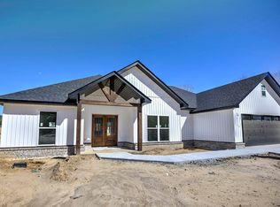 9143 Vern Hicks Rd, Bauxite, AR 72011