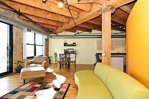 5th image of 2161 N California Ave APT 203