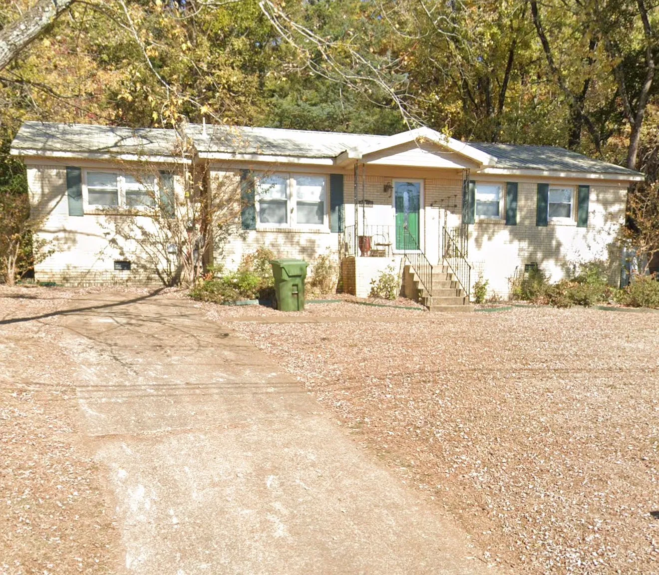 3 bed, 1.5 bath, 1551 sqft, $1,400 — Photo 2
