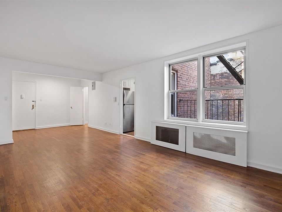 2nd image of 101 W 23rd St #3G