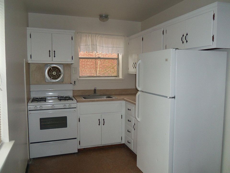 2nd image of 3406 W Grace St APT 6
