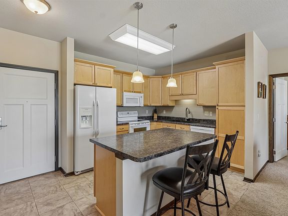 5th image of 1370 SW Magazine Rd #215