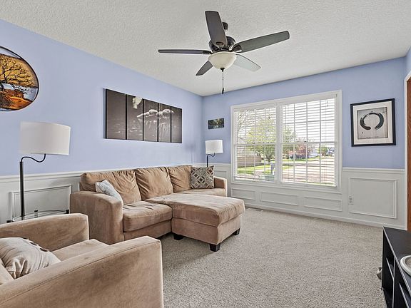 4th image of 702 Meadows Ct