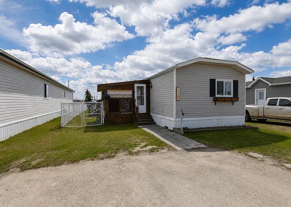 1st image of 119 Clark Crescent Rural Grande Pr #1