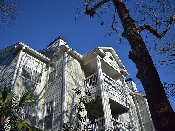 Top Floor private backside 