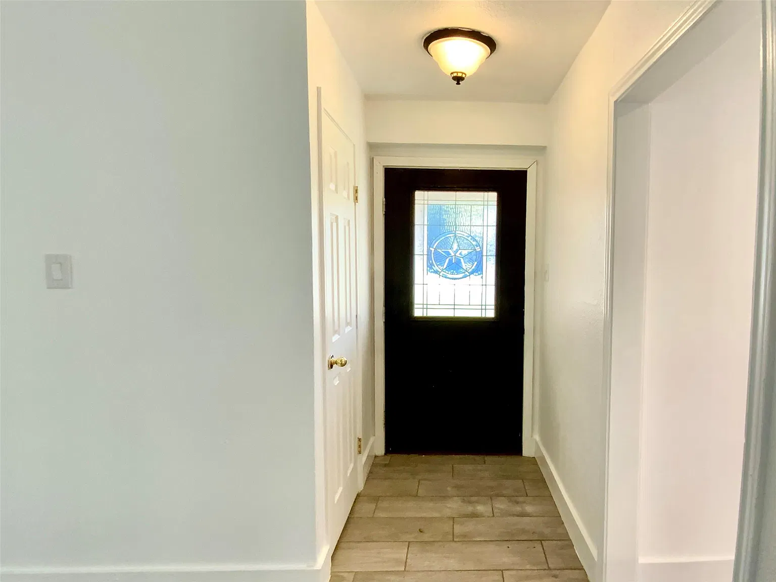 3 bed, 2.0 bath, 1541 sqft, $1,950 — Photo 2