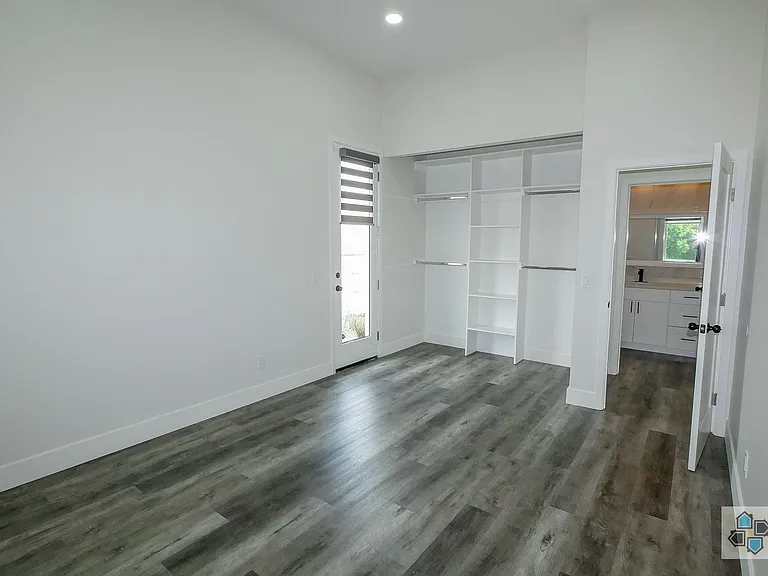 5535-5539 Potomac St — Photo 16