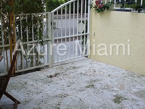 3rd image of 1853 Jefferson Ave APT 3