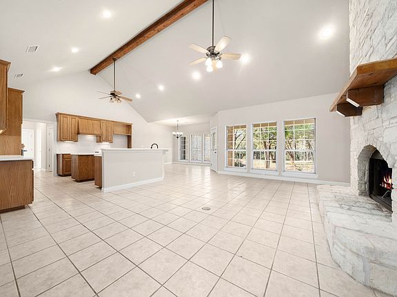 3rd image of 1919 Bend Of The Bosque Rd