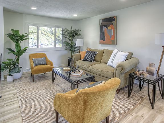 mls 23608 Elm Circle 04.jpg