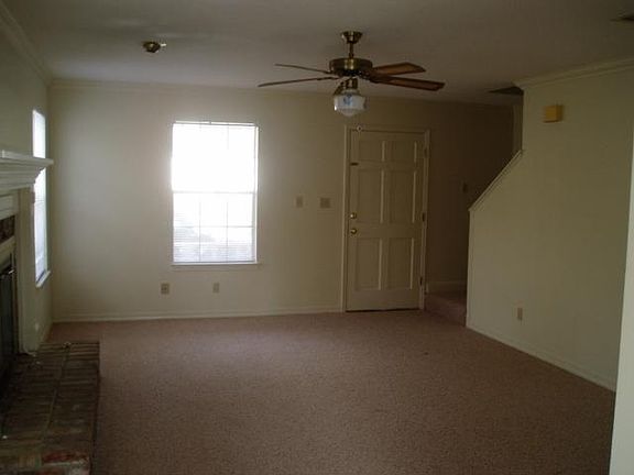 3rd image of 2610 Windsor Ln N
