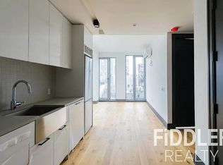 42-22 27th St #502, Long Island City, NY 11101