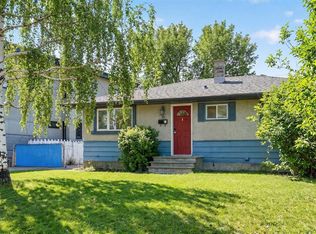 16 W Heston St NW, Calgary, AB T2K 2C1
