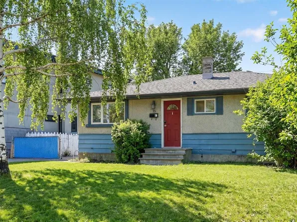 16 W Heston St NW, Calgary, AB T2K 2C1