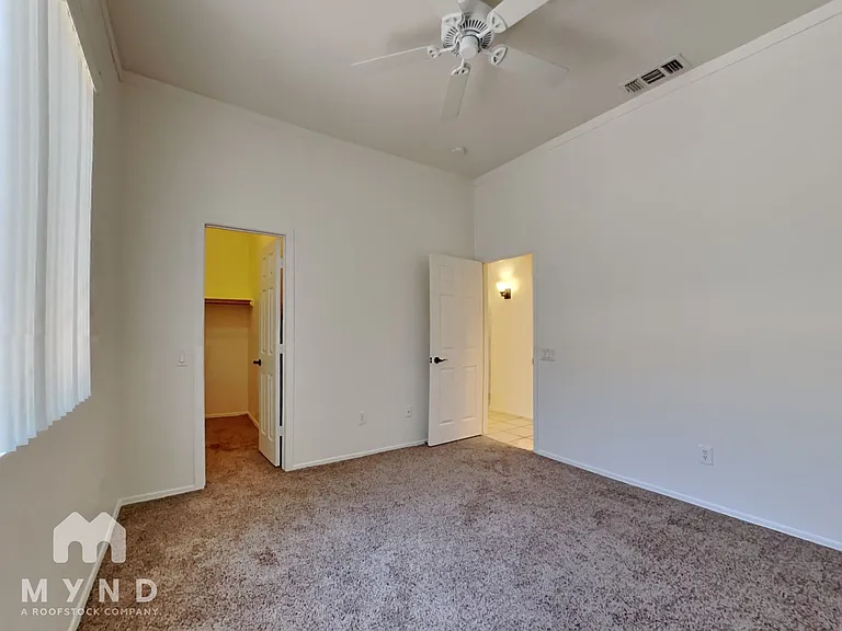 4528 E Rowel Rd — Photo 15