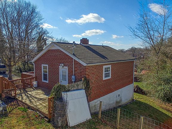 5th image of 119 Gillenwater Dr