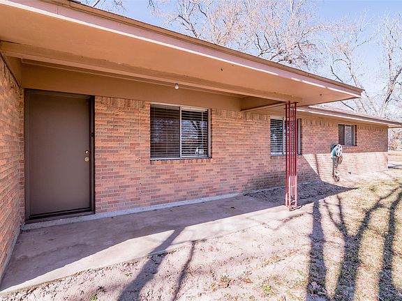 2nd image of 365 Fm 247 Rd