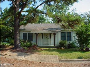 101 3rd St NE, Magee, MS 39111