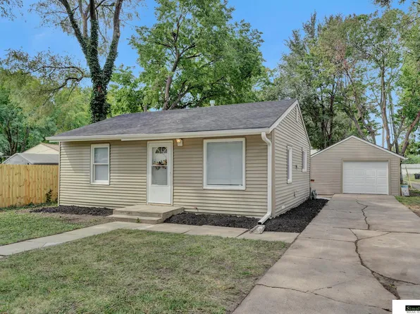 2721 N 38th St, Lincoln, NE 68504